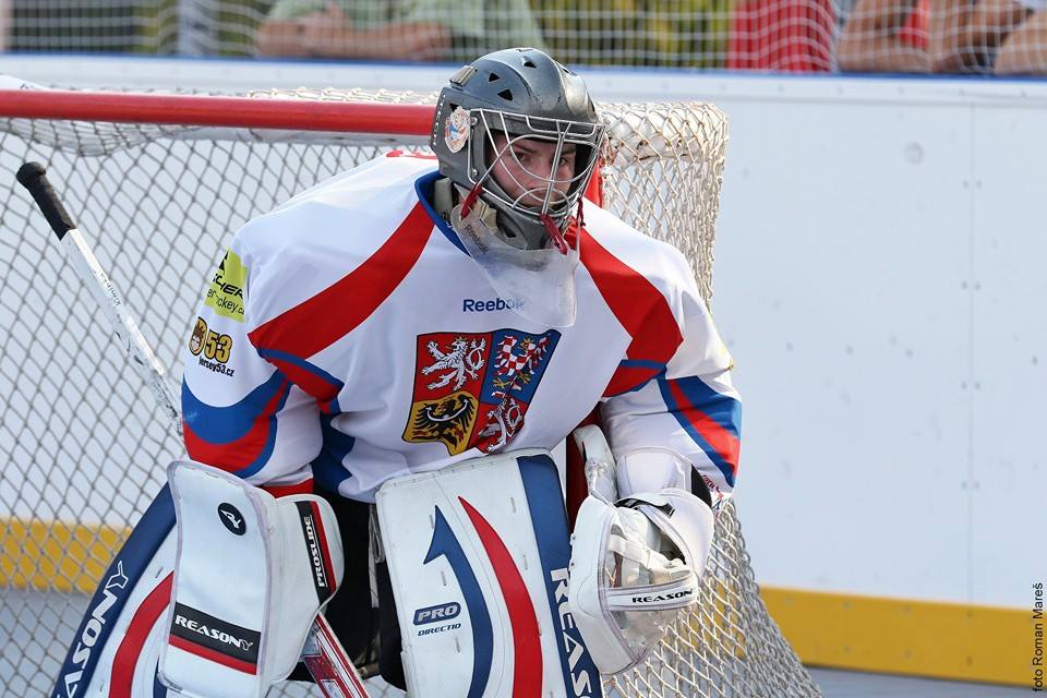 ball hockey goalie